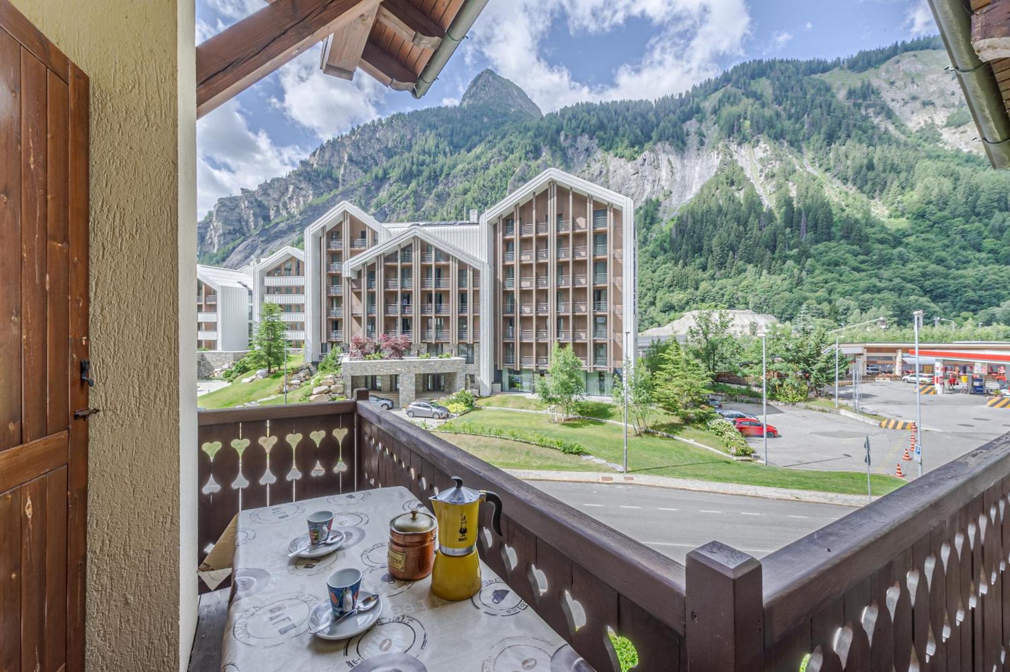 Casa Beatrice - Cour 0231 - Wifi, Parcheggio E Vista Montagna Courmayeur